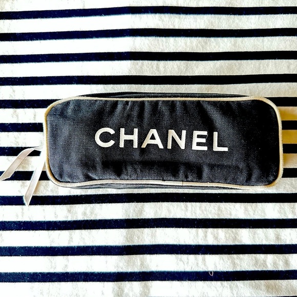 Authentic CHANEL canvas beauty pouch vintage rare - Picture 3 of 13